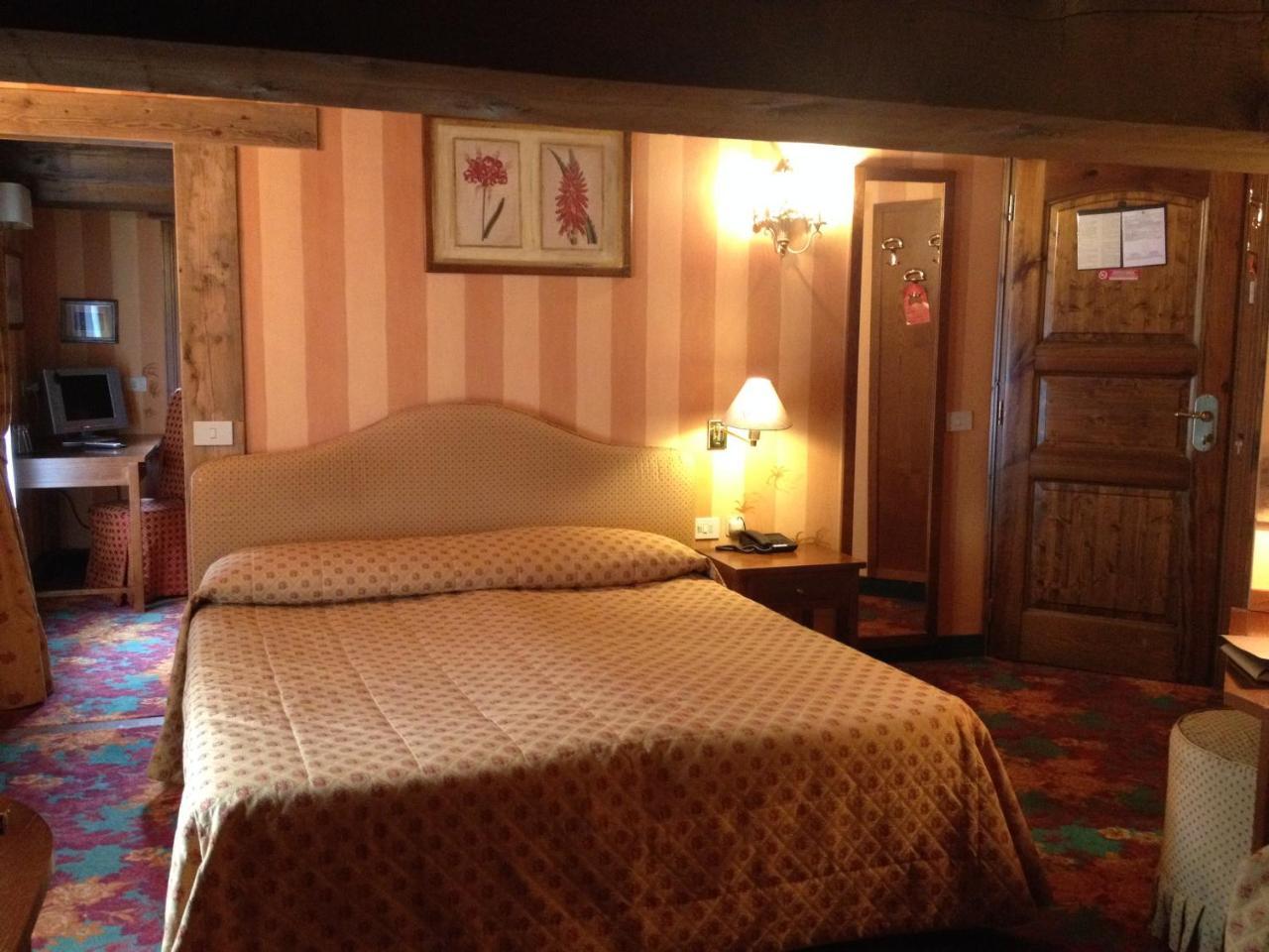 Hotel Chateau Blanc Ла Туил Екстериор снимка